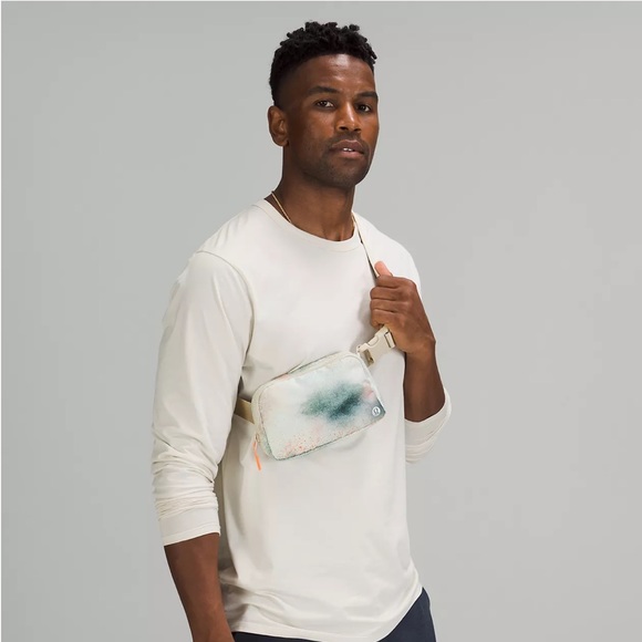 🍋 Lululemon 🍋 Everywhere Belt Bag Spray Camo - Picture 2 of 11